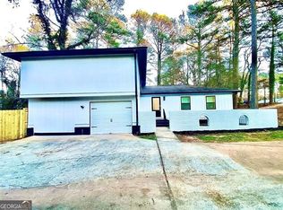 5390 Rockbridge Rd, Stone Mountain, GA 30088