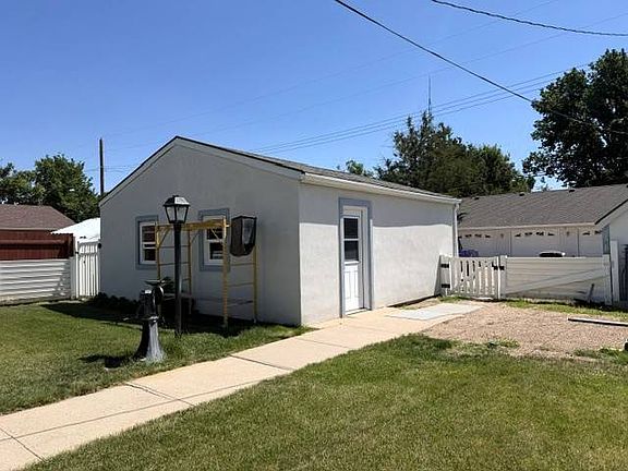 5th image of 209 N Main St