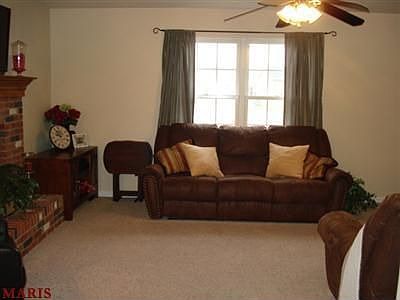 4th image of 14 Glen Forest Ct