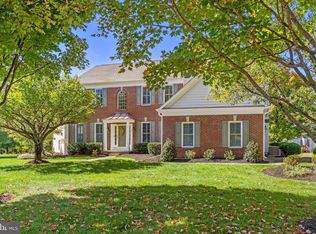 15 Terrell Dr, Washington Crossing, PA 18977