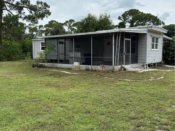7689 Ebson Dr, North Fort Myers, FL 33917