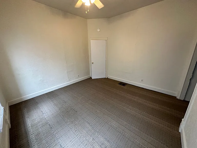 909 W Taylor St — Photo 10