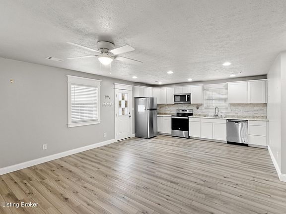 5th image of 120 Oak Dr
