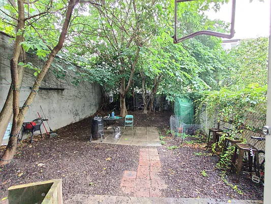 Rented by Signature Property Realty | media 10