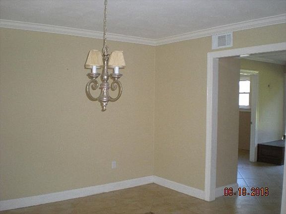 2nd image of 2621 Edgewater Dr