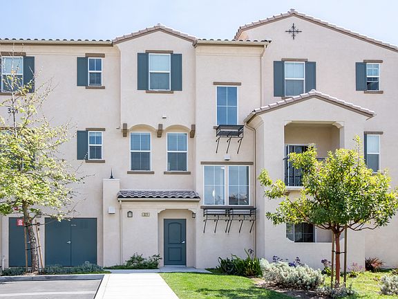 2nd image of 321 Riverpark Blvd Unit 201