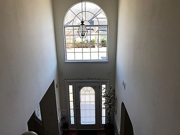 2-Story Foyer
