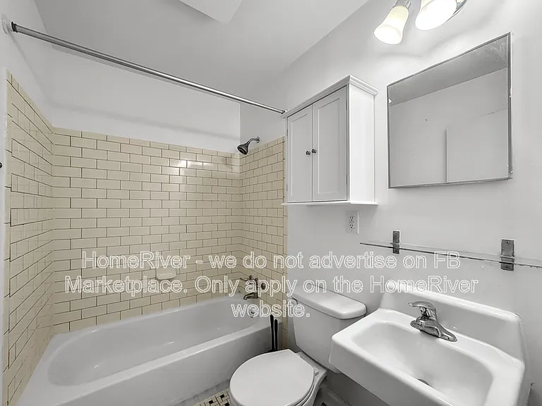 338 Crafton St #3 — Photo 10