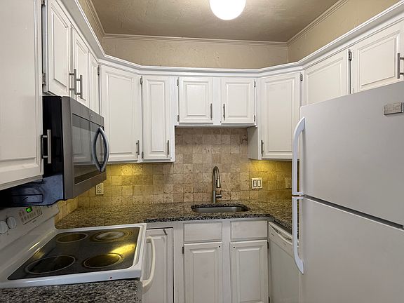 4th image of 936 S Winston Ave E