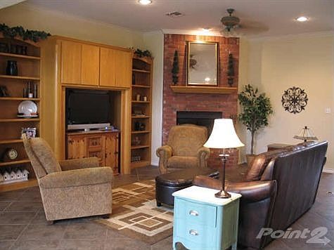 2nd image of 4304 Mockingbird Dr