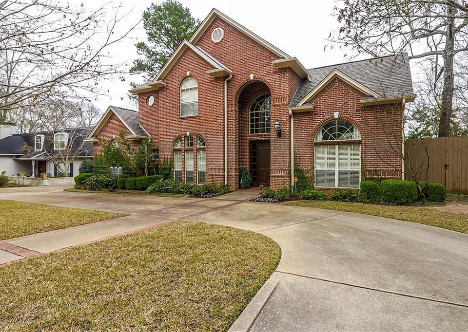 1st image of 1500 Woodlands Dr