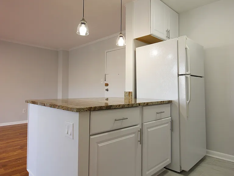 1931 N Cleveland St #306 — Photo 7