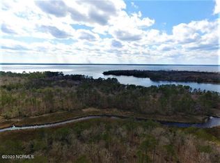 741 Log Cabin Rd, Arapahoe, NC 28510