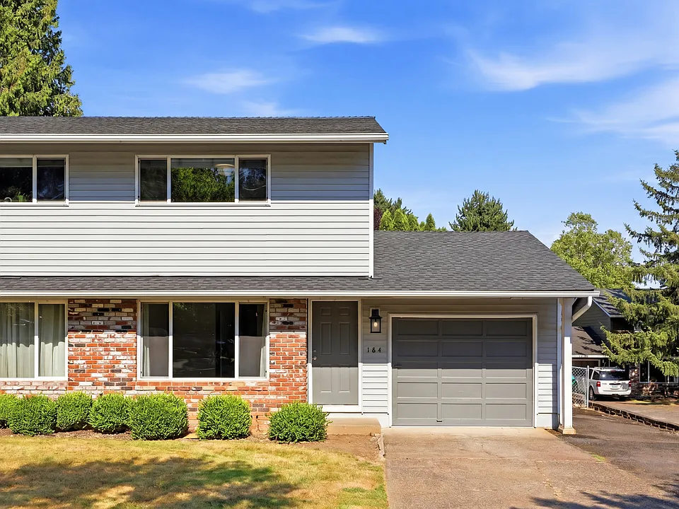 182-184 SW Wallula Ave