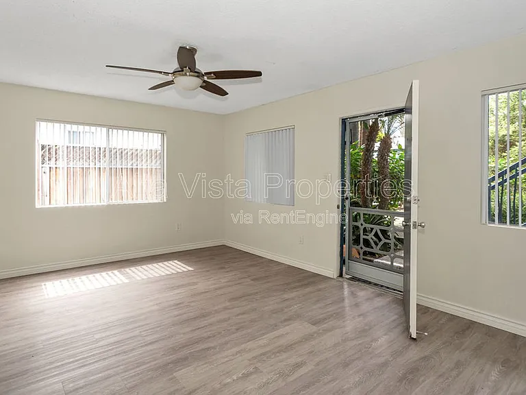 855 Emerald St #A — Photo 6