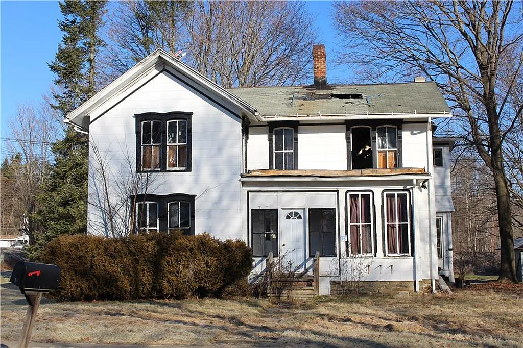 25 Maple Ave photo 1