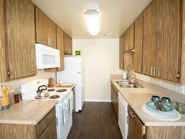 Gold Coast Apartments — Photo 50