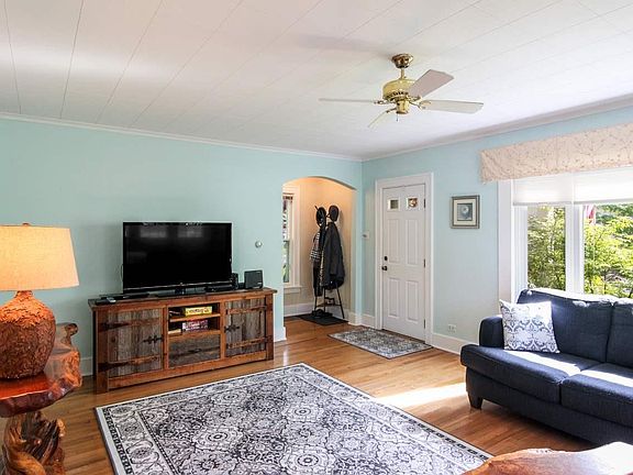 2nd image of 110 S Elmwood Ave