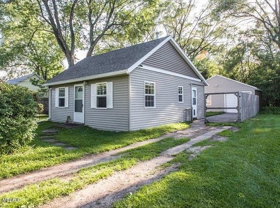 2nd image of 5931 Ethelwin Ave NE