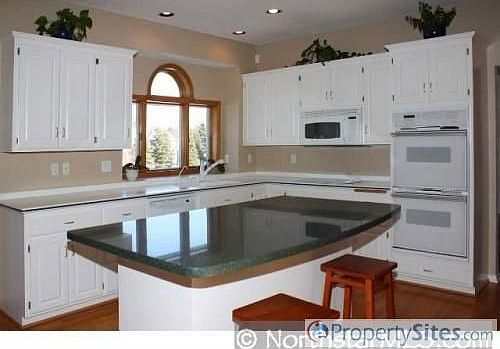 4th image of 9638 Wellington Ln