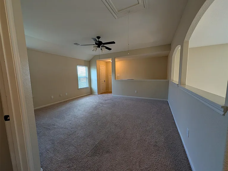 6614 Hunters Creek Ln — Photo 13