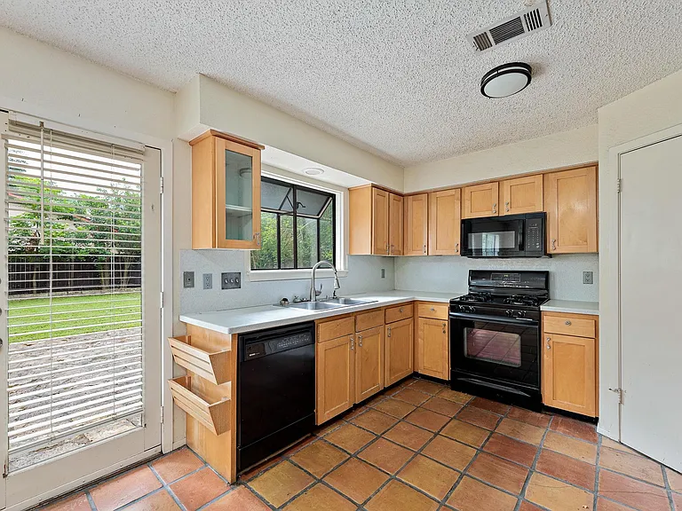 8022 Scotland Yard — Photo 12
