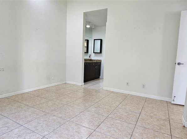 1464 Springside Dr #1464