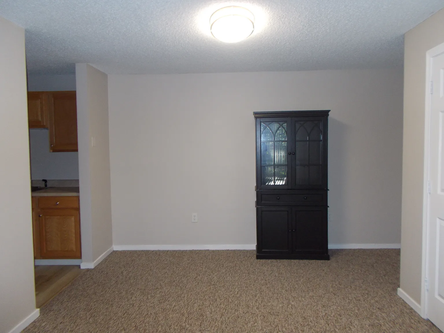 1 bed, 725 sqft, $1,800 — Photo 2