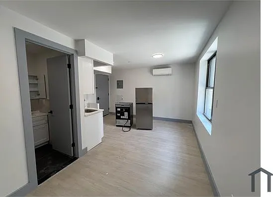 Studio, 600 sqft, $2,646 — Photo 1