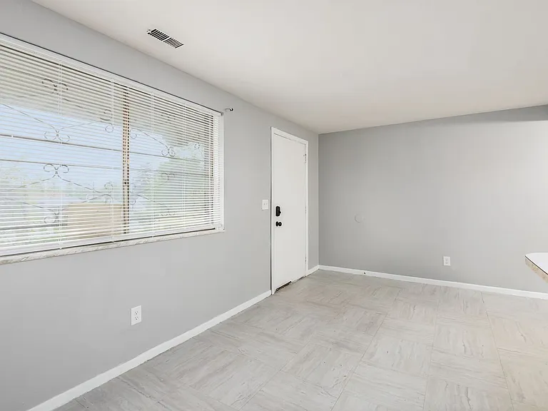 2888 Cleveland Ave — Photo 3