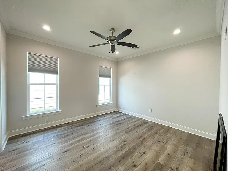 230 Alpine Dr — Photo 12