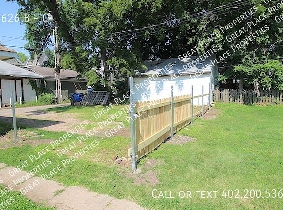 3rd image of 1626 C St #B