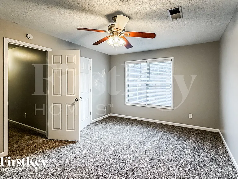 2701 Chadwick Ln NW — Photo 15