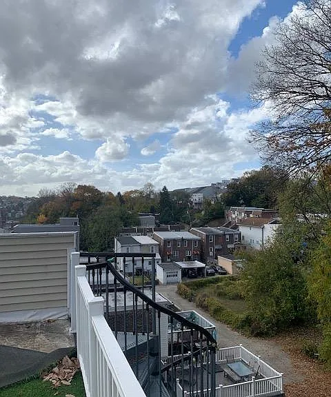 336 Leverington Ave — Photo 3