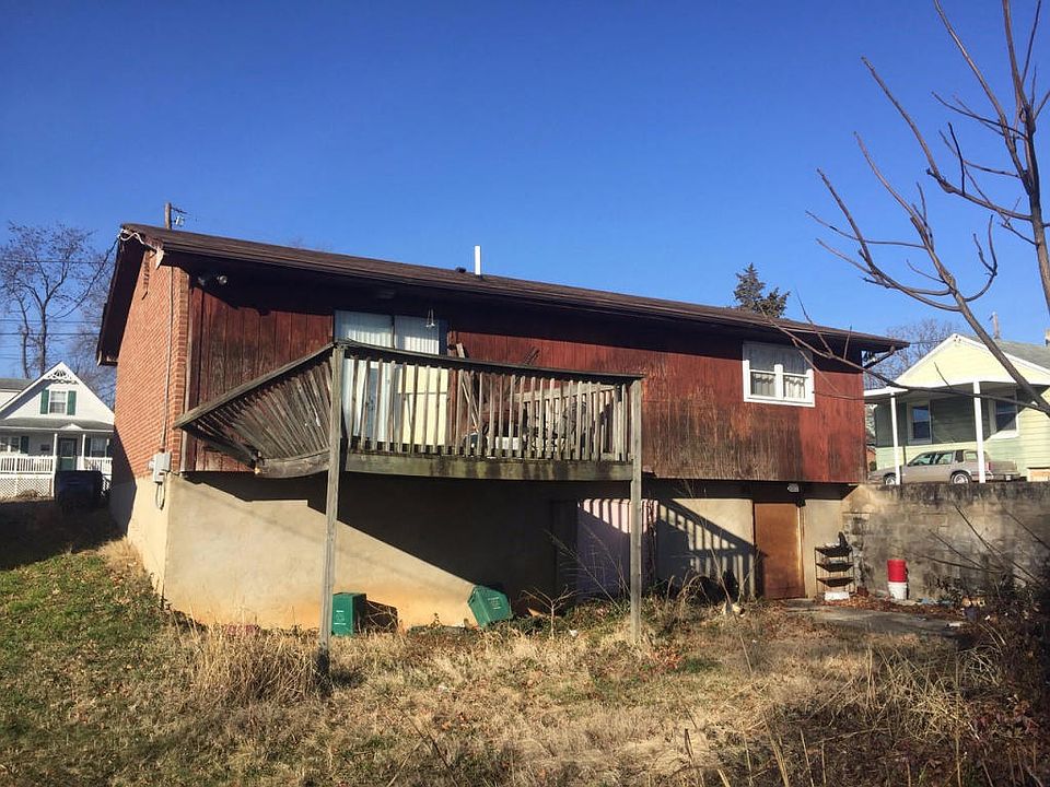 2nd image of 1613 Dunbar St NW