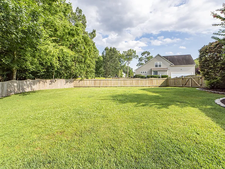 112 Tanglewood Cir — Photo 44