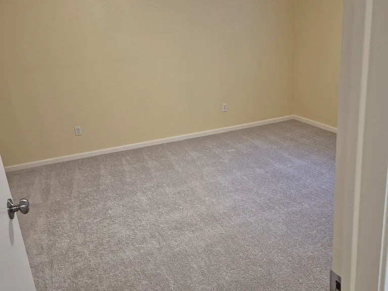 2122 Knollbrook Ln — Photo 11