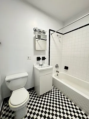 Rented by KNOCKKNOCK LLC | media 21