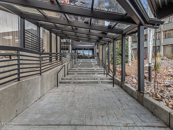 3rd image of 1485 Empire Ave #503
