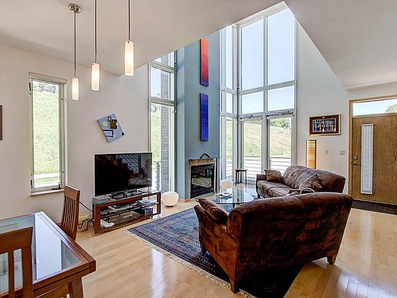 4th image of 1931 N Pierce St #16