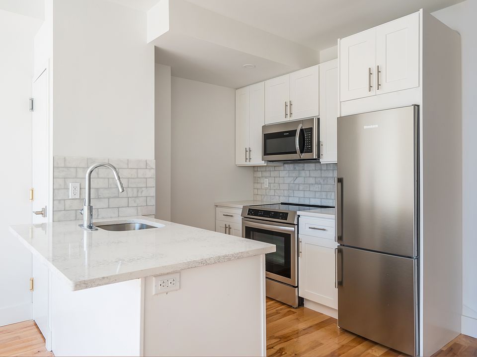 1st image of 304 Leonard St #2F