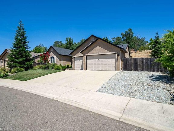 2nd image of 1156 Lakeside Dr
