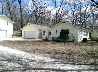 5645 Sutton Rd, Coggon, IA 52218