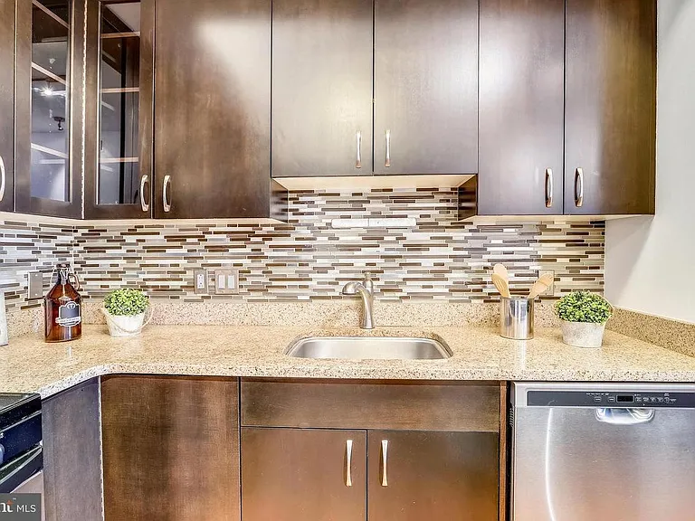 440 L St NW #1106 — Photo 14