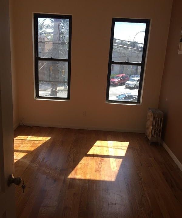 1st image of 19807 Jamaica Ave