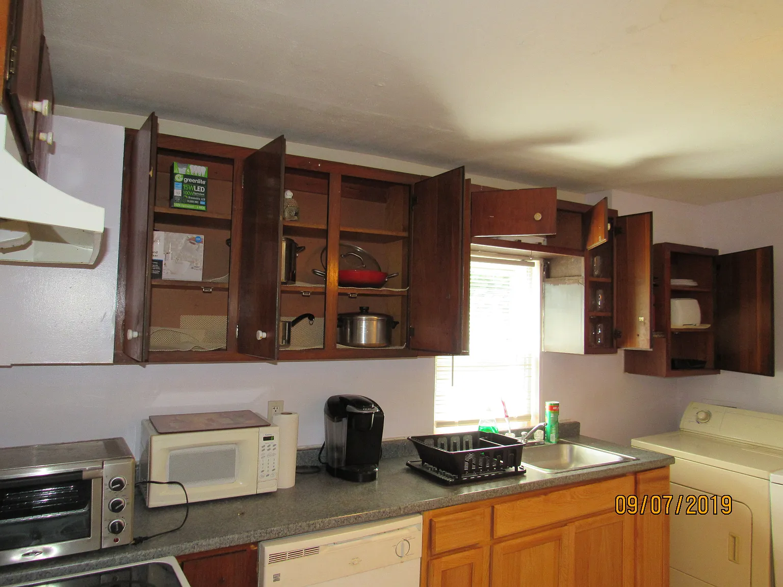 4 bed, 780 sqft, $1,599 — Photo 2