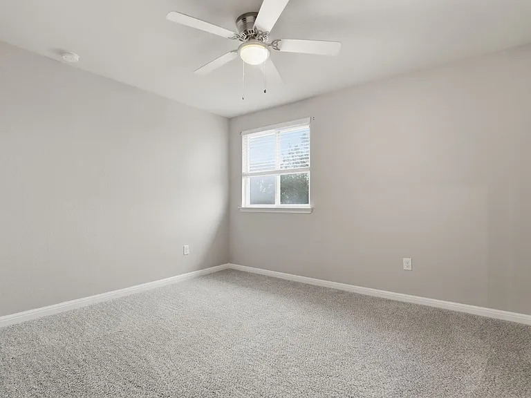 113 Bastian Ln — Photo 13