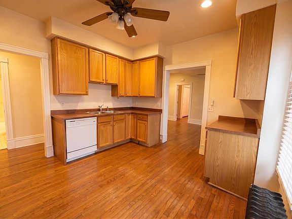 5th image of 124 N Franklin St APT 1