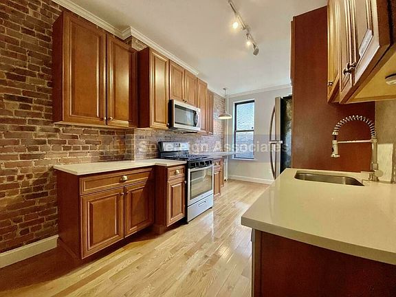 3rd image of 516 E 84th St #41