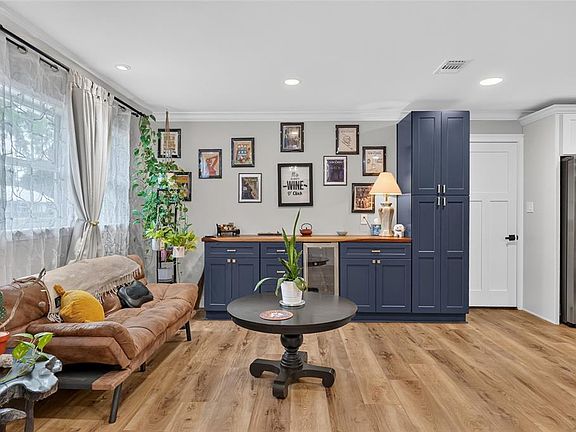 5th image of 3862 NW 36TH PLACE